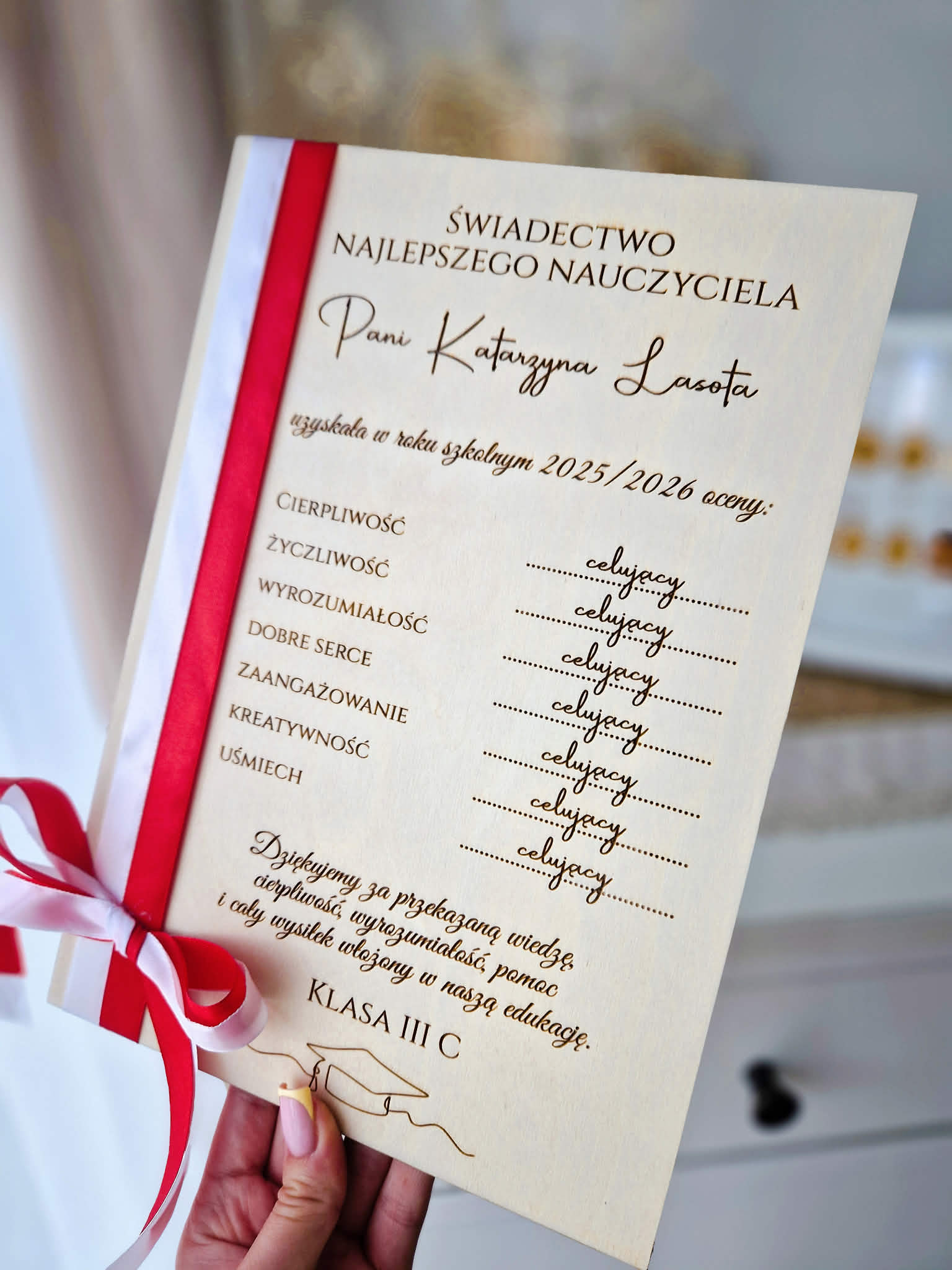 Drewniane Świadectwo z paskiem - prezent dla nauczyciela - obrazek 2